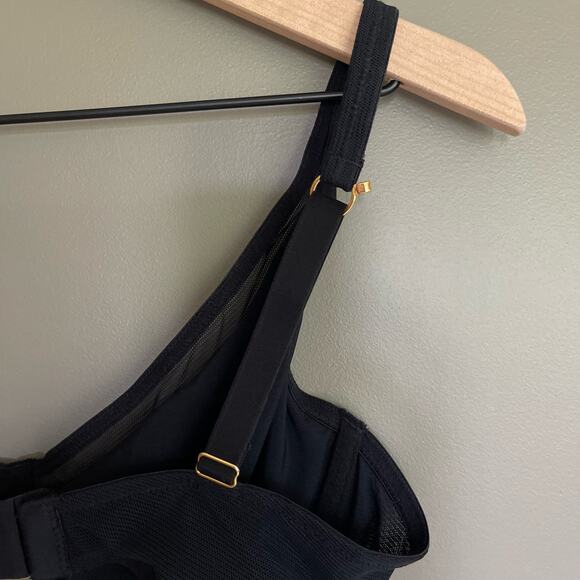 NWT LIVELY The Smooth Lace Plunge Bra In Jet Black Sz 38B Underwire Comfortable - Picture 14 of 15